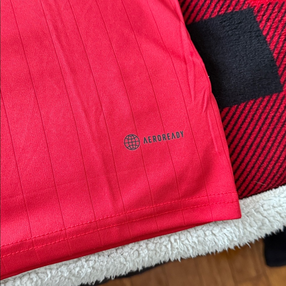 Manchester United 2022-23 Home Adidas Premier League Jersey - Picture 5 of 8